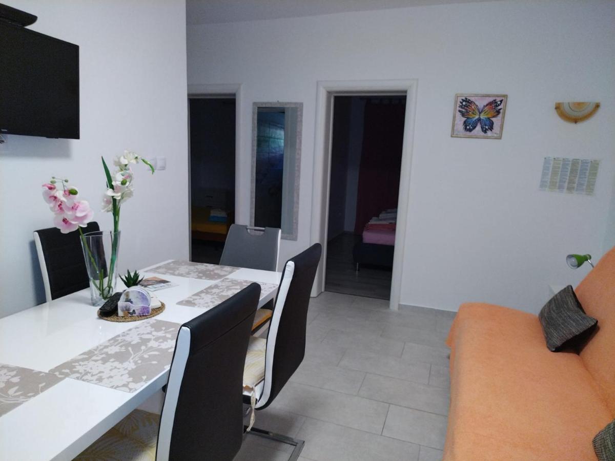 Apartmani Katarina Barbat na Rabu المظهر الخارجي الصورة