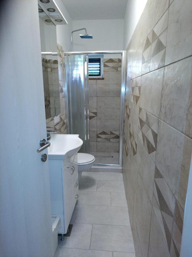 Apartmani Katarina Barbat na Rabu المظهر الخارجي الصورة