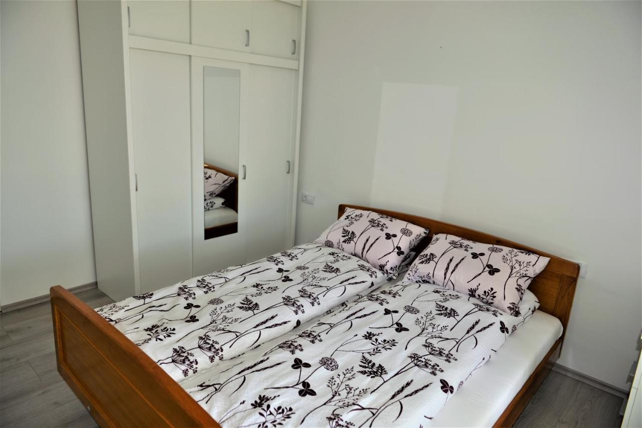 Apartmani Katarina Barbat na Rabu المظهر الخارجي الصورة